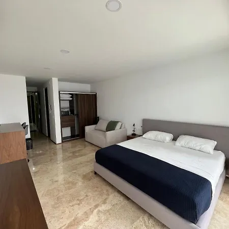 Midtown 2 By Chez Alam Apartment